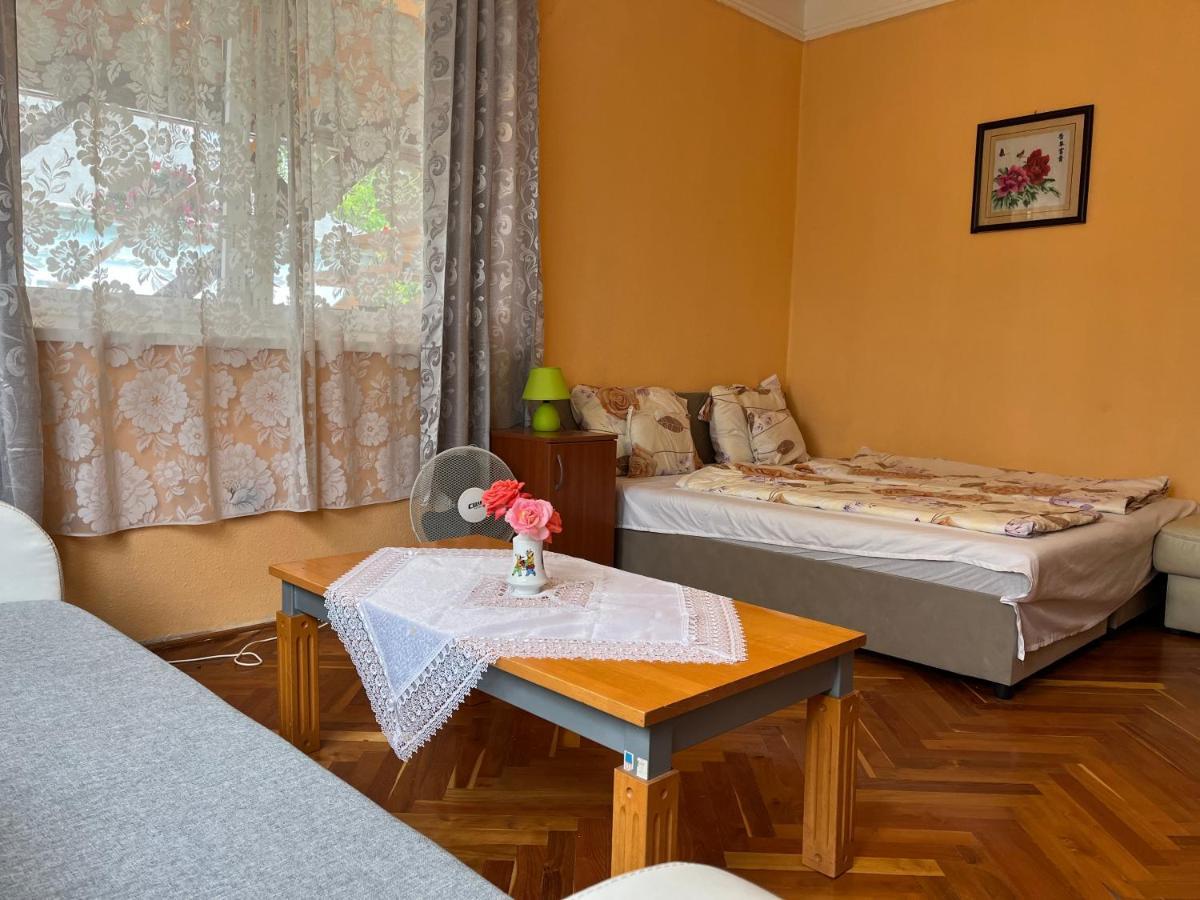 Rose Garden Apartment Siofok Exterior photo